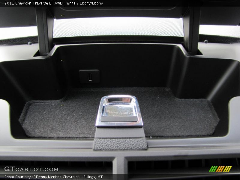 White / Ebony/Ebony 2011 Chevrolet Traverse LT AWD