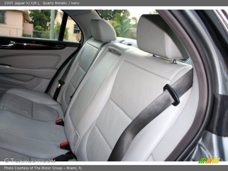 Quartz Metallic / Ivory 2005 Jaguar XJ XJ8 L