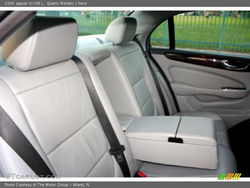 Quartz Metallic / Ivory 2005 Jaguar XJ XJ8 L