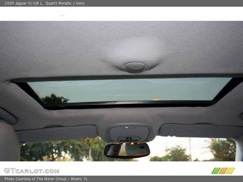 Quartz Metallic / Ivory 2005 Jaguar XJ XJ8 L