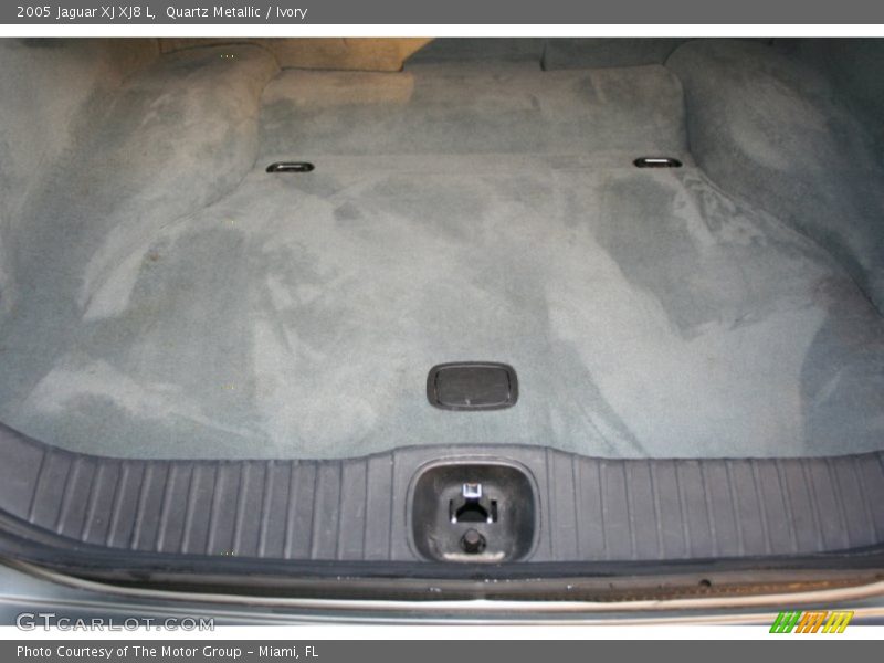 Quartz Metallic / Ivory 2005 Jaguar XJ XJ8 L