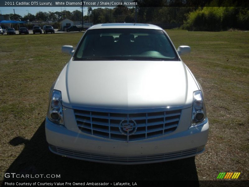 White Diamond Tricoat / Shale/Cocoa Accents 2011 Cadillac DTS Luxury