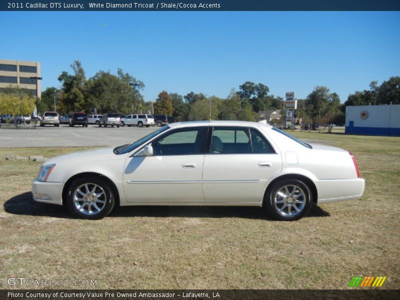White Diamond Tricoat / Shale/Cocoa Accents 2011 Cadillac DTS Luxury