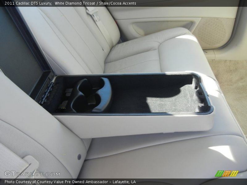 White Diamond Tricoat / Shale/Cocoa Accents 2011 Cadillac DTS Luxury