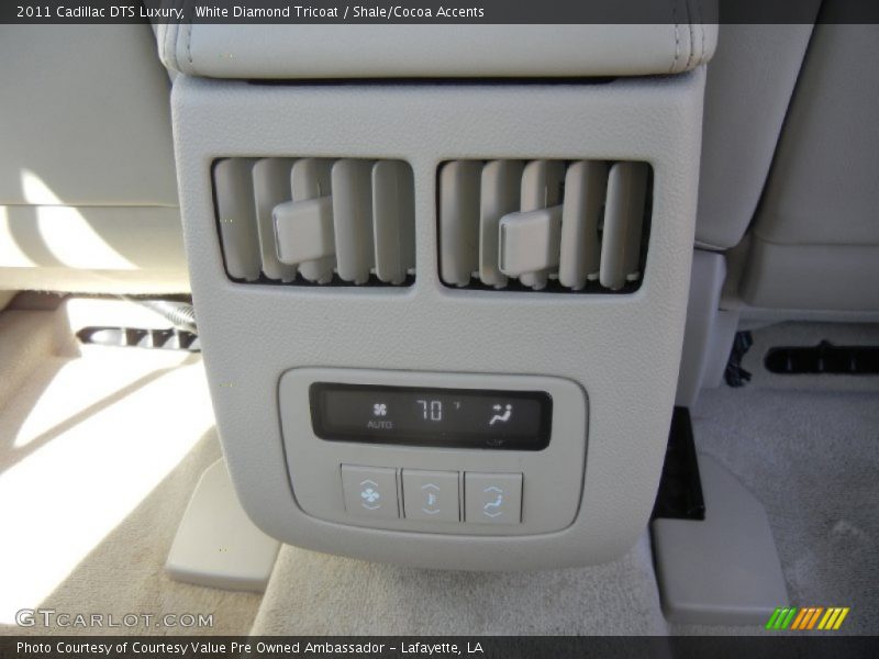 White Diamond Tricoat / Shale/Cocoa Accents 2011 Cadillac DTS Luxury
