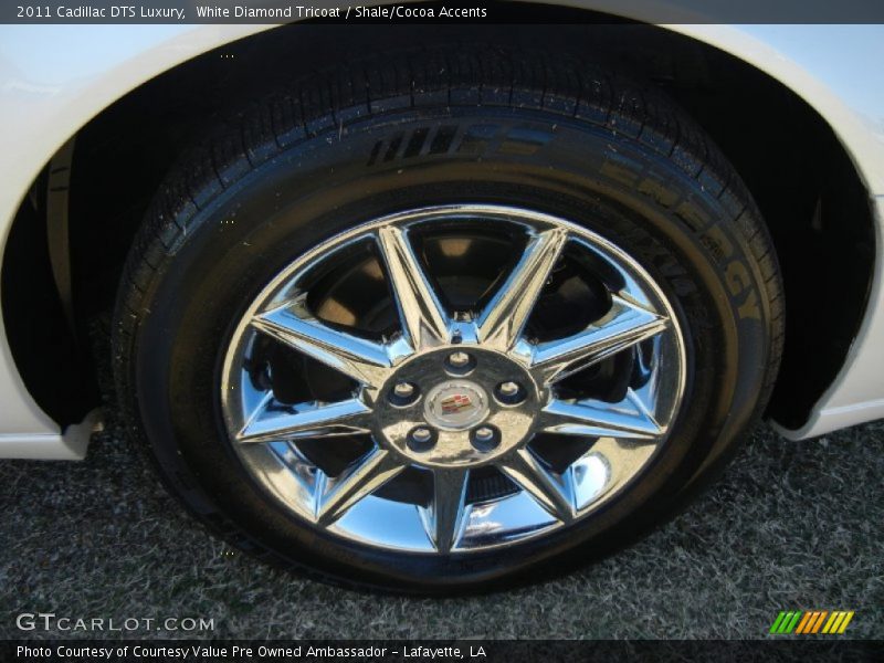 White Diamond Tricoat / Shale/Cocoa Accents 2011 Cadillac DTS Luxury