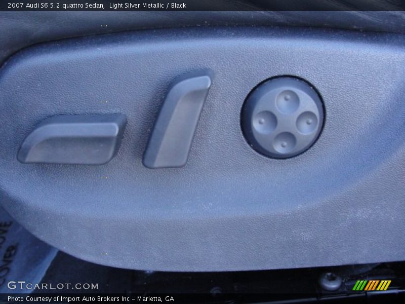 Controls of 2007 S6 5.2 quattro Sedan