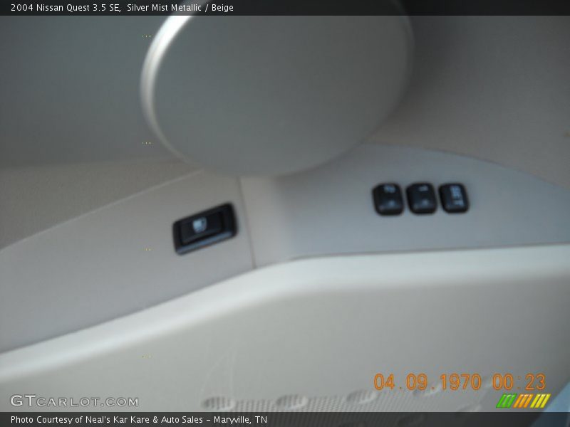 Silver Mist Metallic / Beige 2004 Nissan Quest 3.5 SE