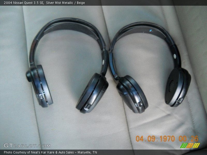 Silver Mist Metallic / Beige 2004 Nissan Quest 3.5 SE