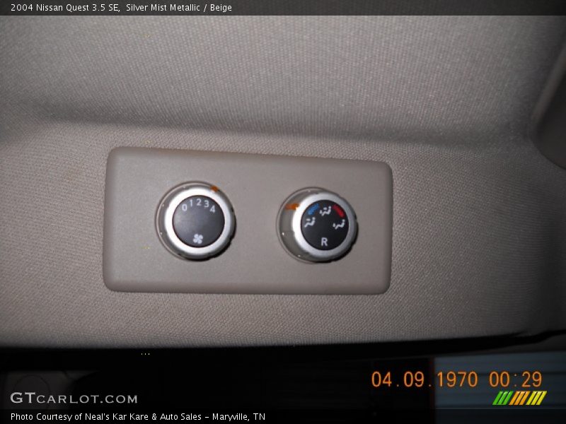 Silver Mist Metallic / Beige 2004 Nissan Quest 3.5 SE