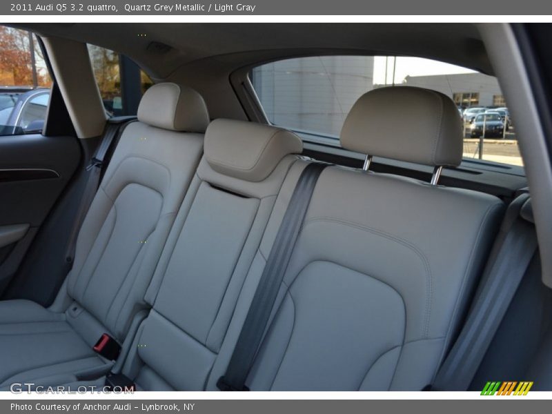 Quartz Grey Metallic / Light Gray 2011 Audi Q5 3.2 quattro