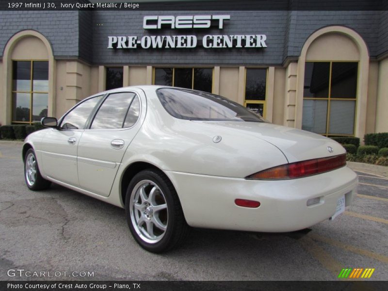 Ivory Quartz Metallic / Beige 1997 Infiniti J 30