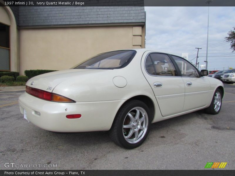  1997 J 30 Ivory Quartz Metallic