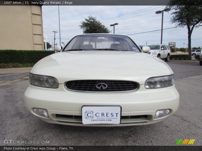 Ivory Quartz Metallic / Beige 1997 Infiniti J 30