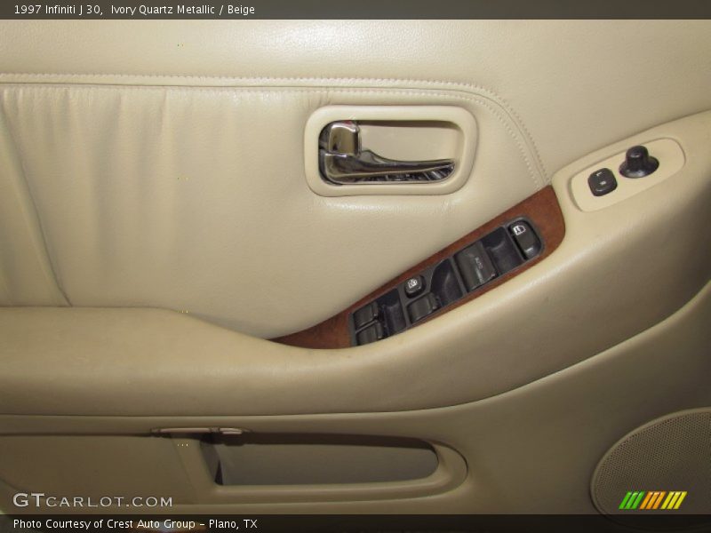 Ivory Quartz Metallic / Beige 1997 Infiniti J 30