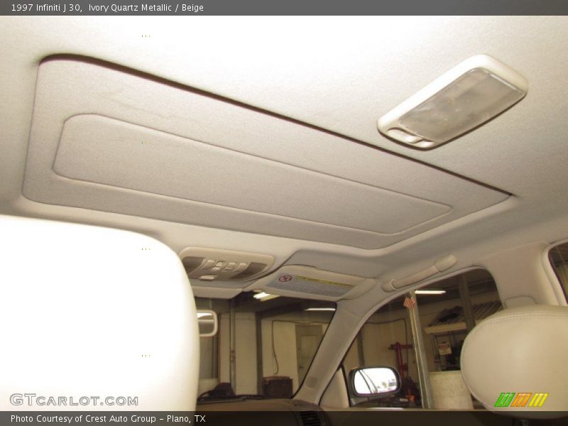 Ivory Quartz Metallic / Beige 1997 Infiniti J 30