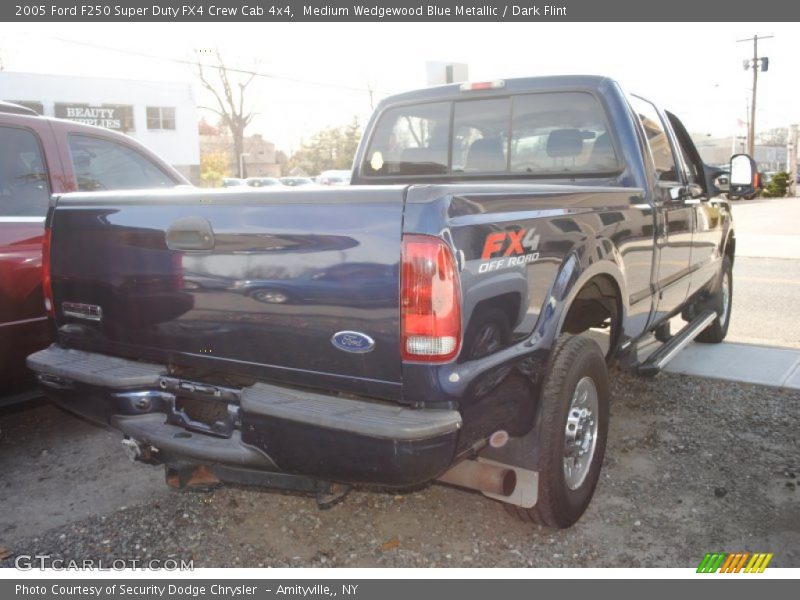 Medium Wedgewood Blue Metallic / Dark Flint 2005 Ford F250 Super Duty FX4 Crew Cab 4x4