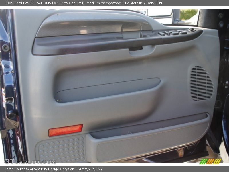 Medium Wedgewood Blue Metallic / Dark Flint 2005 Ford F250 Super Duty FX4 Crew Cab 4x4