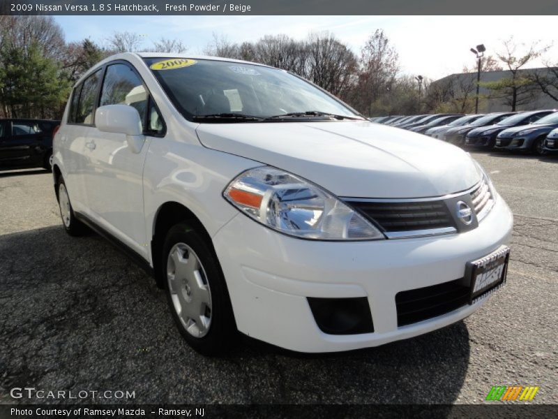 Fresh Powder / Beige 2009 Nissan Versa 1.8 S Hatchback