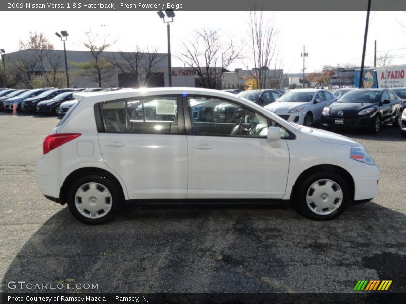 Fresh Powder / Beige 2009 Nissan Versa 1.8 S Hatchback