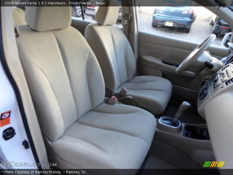 Fresh Powder / Beige 2009 Nissan Versa 1.8 S Hatchback