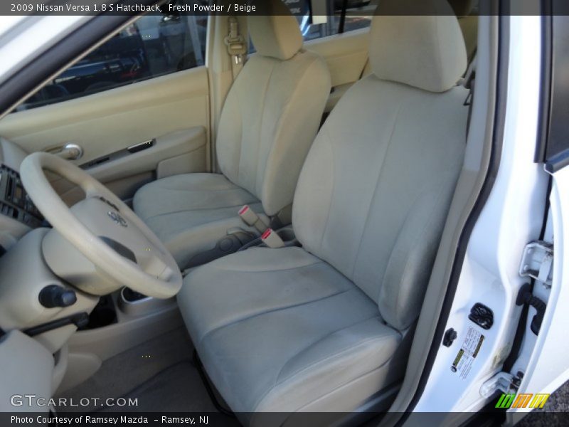 Fresh Powder / Beige 2009 Nissan Versa 1.8 S Hatchback