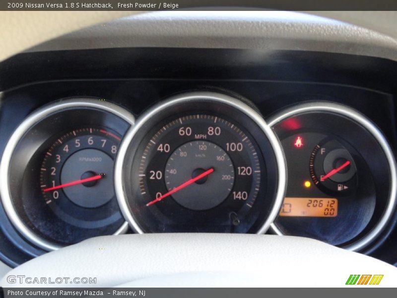 Fresh Powder / Beige 2009 Nissan Versa 1.8 S Hatchback