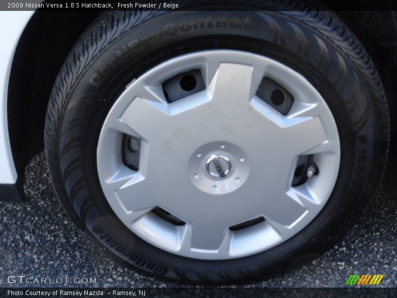 Fresh Powder / Beige 2009 Nissan Versa 1.8 S Hatchback