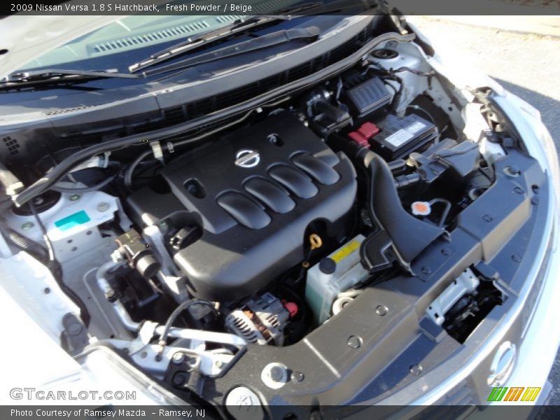 Fresh Powder / Beige 2009 Nissan Versa 1.8 S Hatchback
