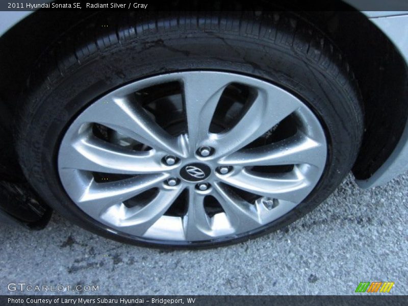 Radiant Silver / Gray 2011 Hyundai Sonata SE