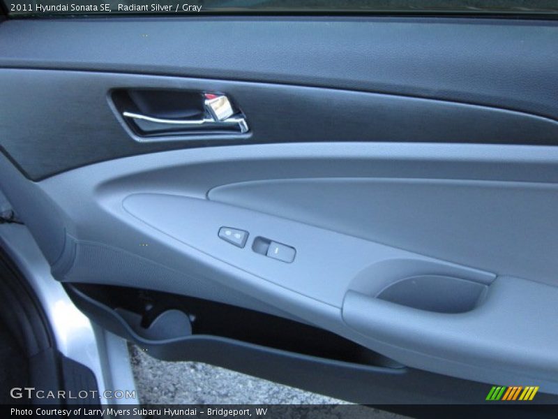 Radiant Silver / Gray 2011 Hyundai Sonata SE