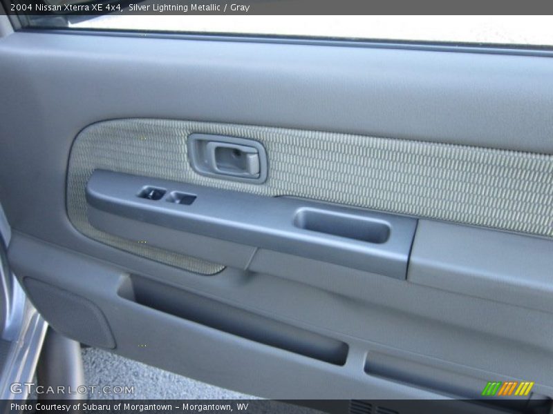 Silver Lightning Metallic / Gray 2004 Nissan Xterra XE 4x4