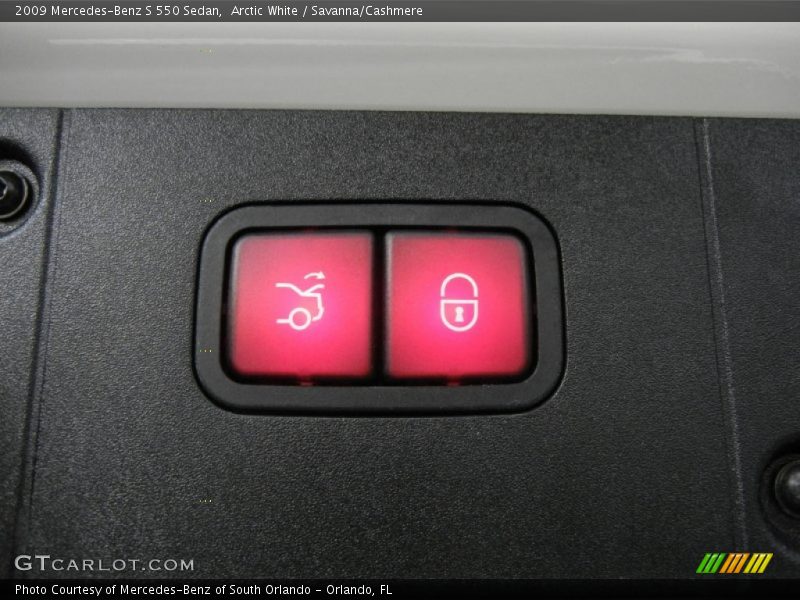 Arctic White / Savanna/Cashmere 2009 Mercedes-Benz S 550 Sedan