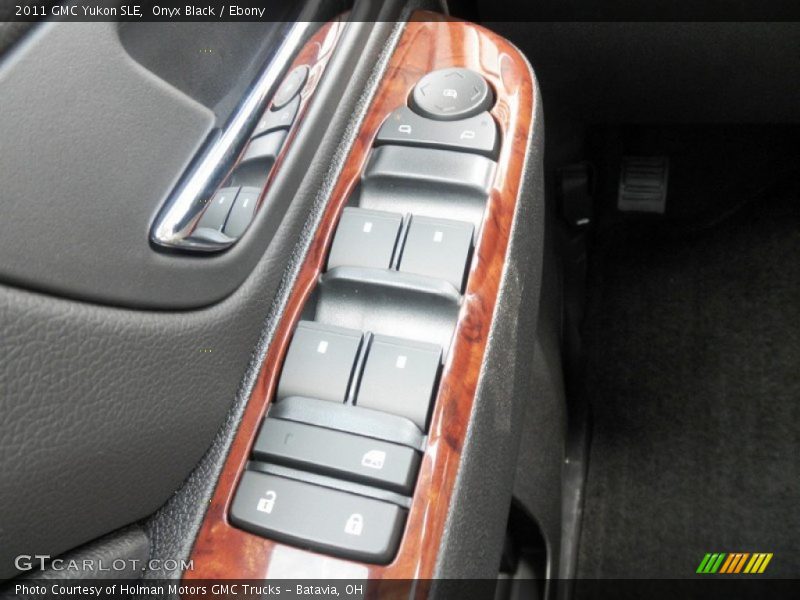 Onyx Black / Ebony 2011 GMC Yukon SLE