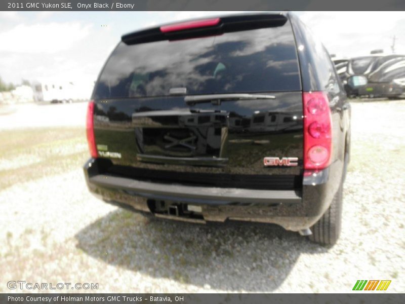 Onyx Black / Ebony 2011 GMC Yukon SLE