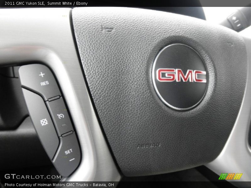 Summit White / Ebony 2011 GMC Yukon SLE