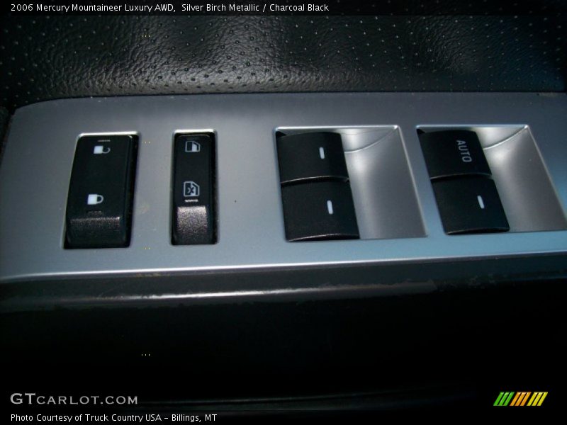 Silver Birch Metallic / Charcoal Black 2006 Mercury Mountaineer Luxury AWD
