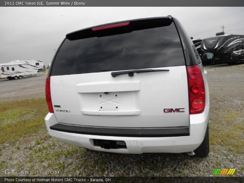Summit White / Ebony 2011 GMC Yukon SLE