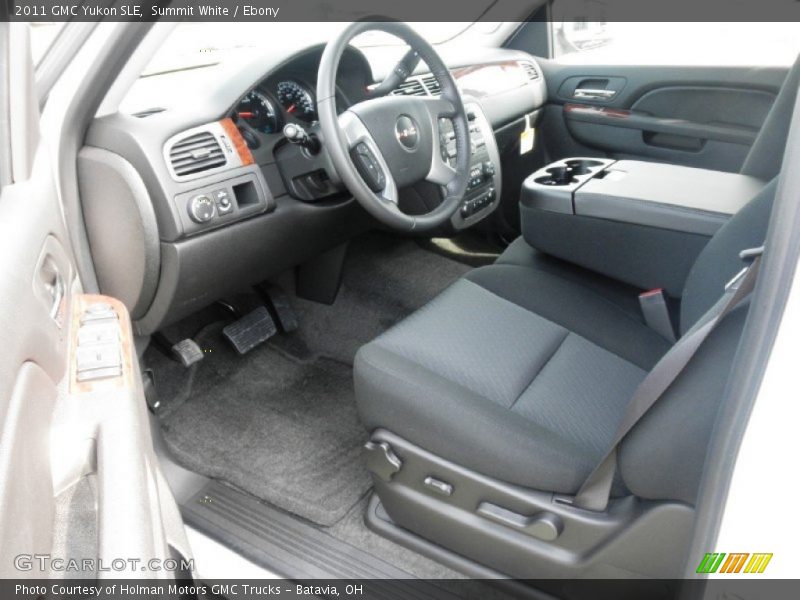 Summit White / Ebony 2011 GMC Yukon SLE