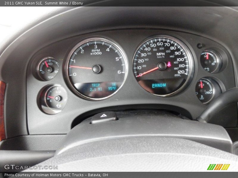 Summit White / Ebony 2011 GMC Yukon SLE