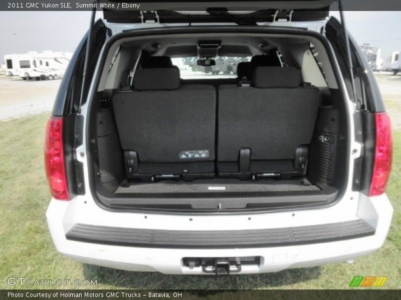 Summit White / Ebony 2011 GMC Yukon SLE