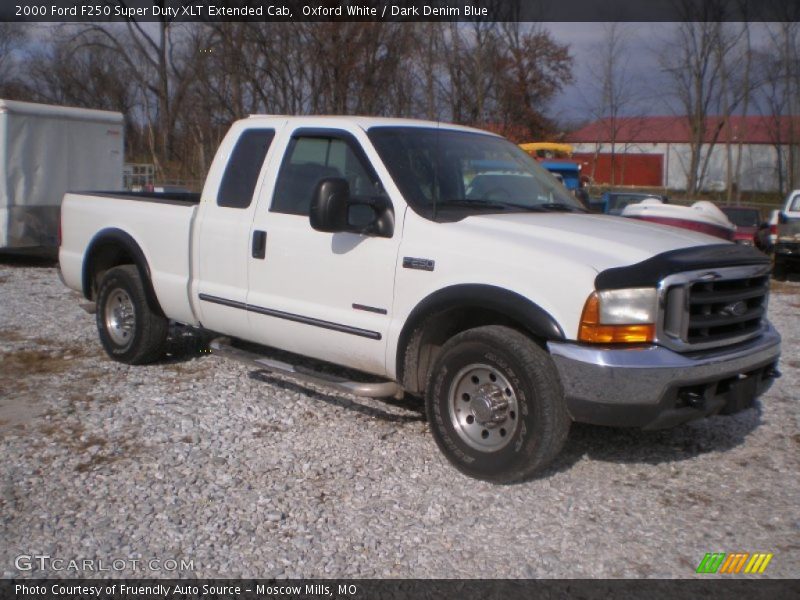 Front 3/4 View of 2000 F250 Super Duty XLT Extended Cab