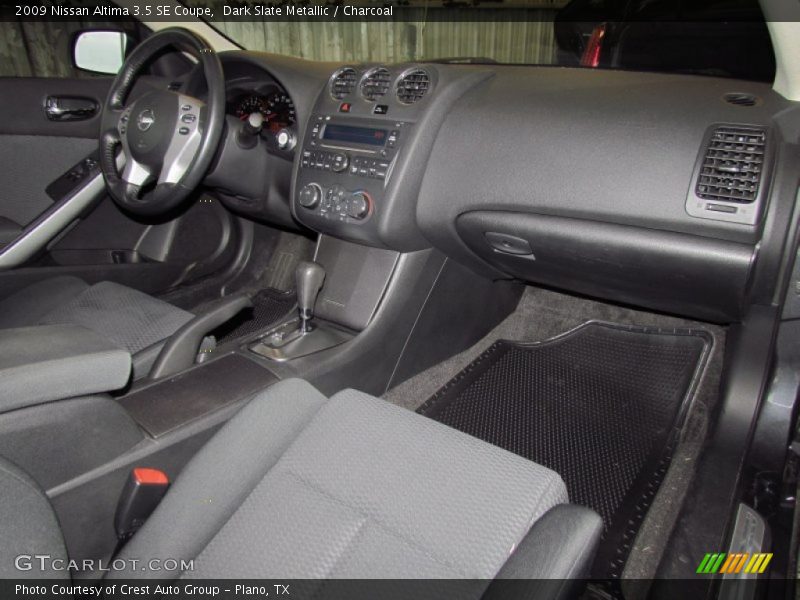 Dashboard of 2009 Altima 3.5 SE Coupe