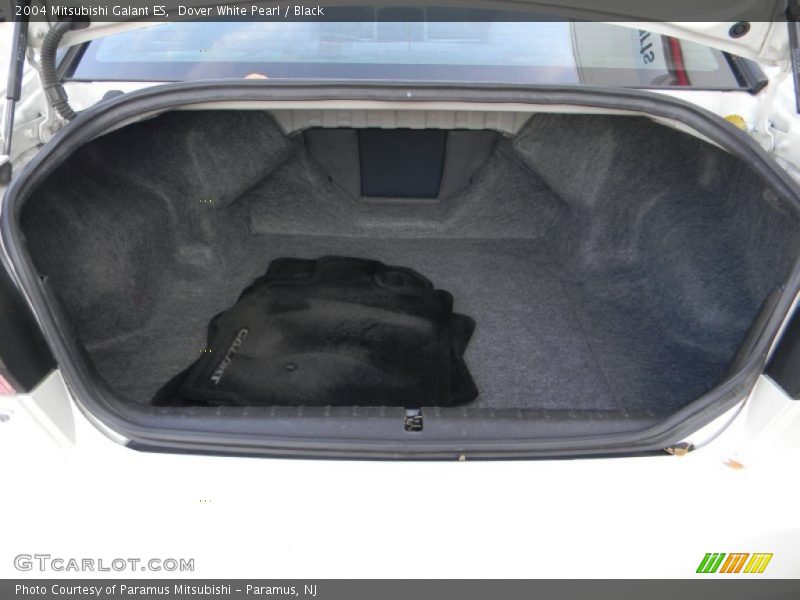 Dover White Pearl / Black 2004 Mitsubishi Galant ES