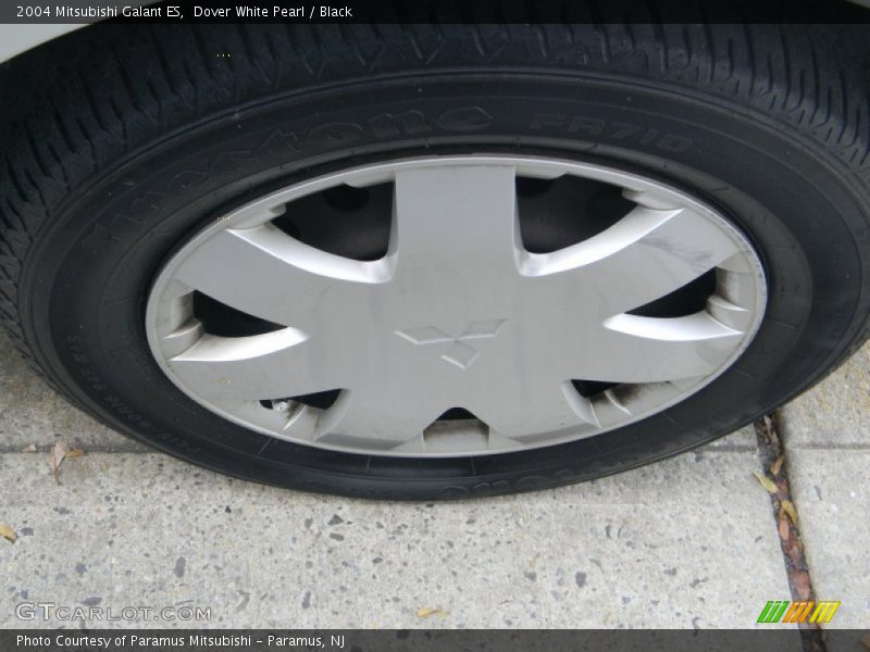 Dover White Pearl / Black 2004 Mitsubishi Galant ES