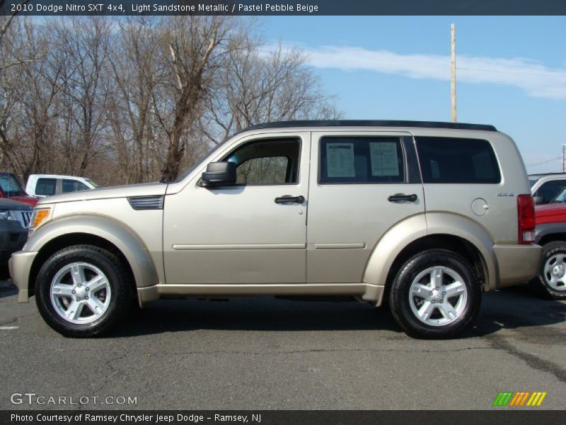 Light Sandstone Metallic / Pastel Pebble Beige 2010 Dodge Nitro SXT 4x4