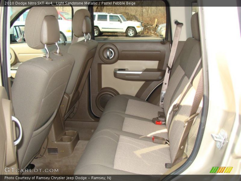Light Sandstone Metallic / Pastel Pebble Beige 2010 Dodge Nitro SXT 4x4