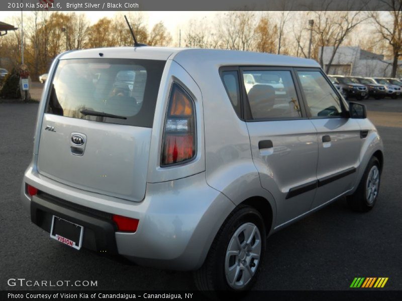 Bright Silver / Black Cloth 2010 Kia Soul 1.6