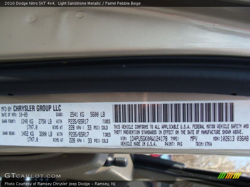 Light Sandstone Metallic / Pastel Pebble Beige 2010 Dodge Nitro SXT 4x4
