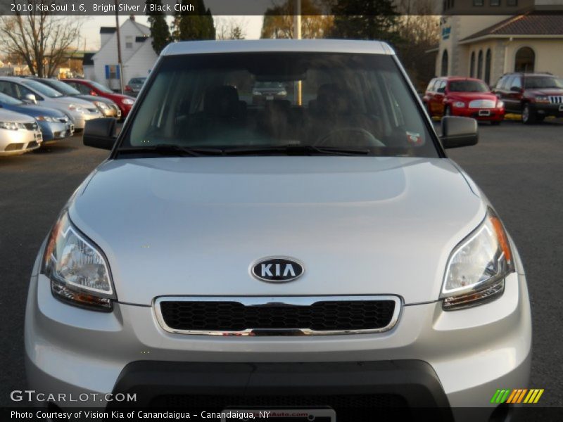 Bright Silver / Black Cloth 2010 Kia Soul 1.6